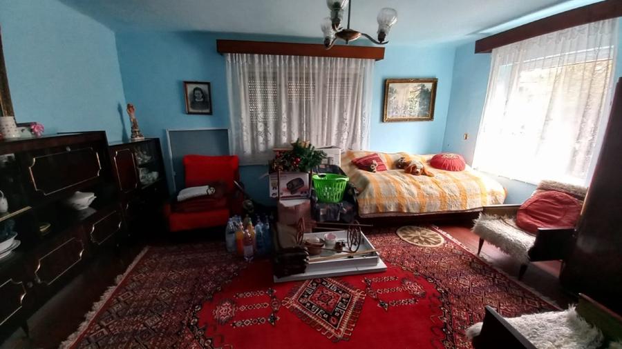 Casă individuală cu 2 camere cu Teren 1100 Mp în Central
