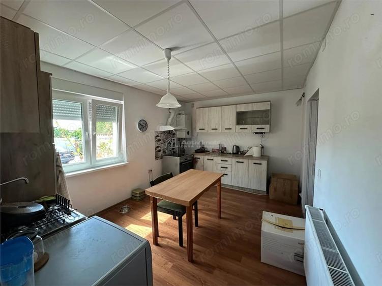 Casă cu Teren 1438 Mp în Central