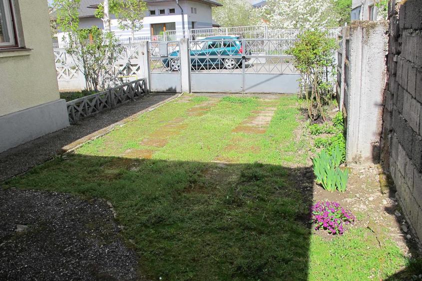 Casă cu 3 camere decomandat în Ultracentral