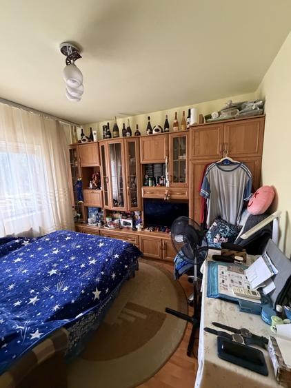 Apartament cu 3 camere semidecomandat în Kiriac
