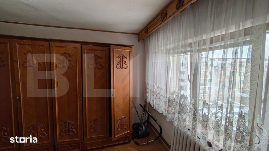 Apartament cu 3 camere decomandat în Sud