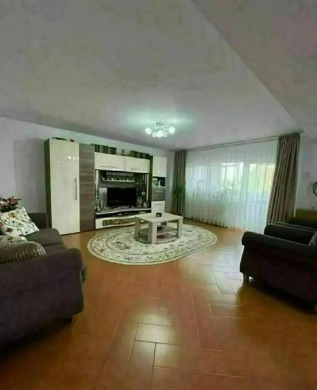 Apartament cu 3 camere decomandat, mobilat în Ultracentral