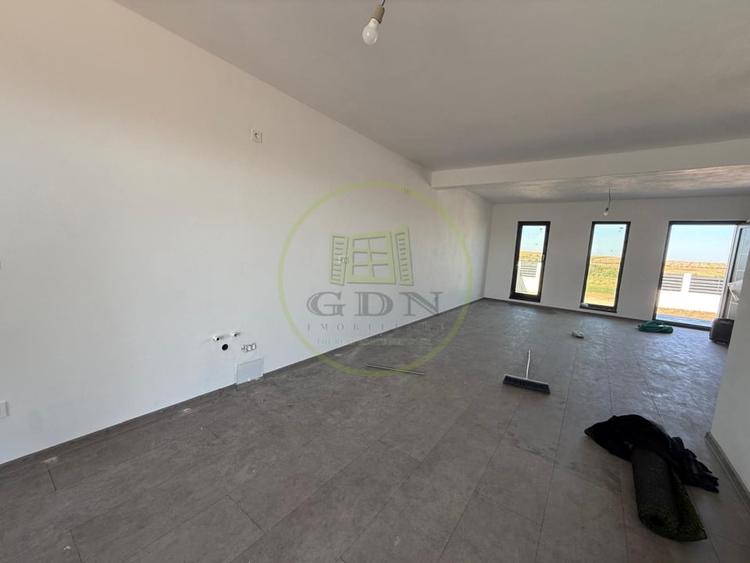 Casă individuală cu 4 camere cu Teren 669 Mp în Pielești