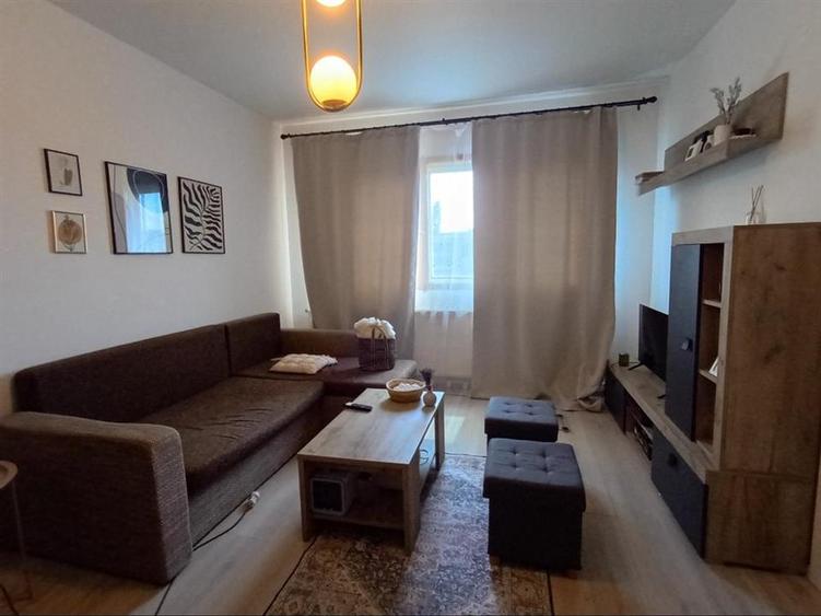 Apartament cu 2 camere nedecomandat în Podu Roș