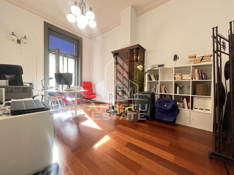 Apartament cu 5 camere decomandat în Central