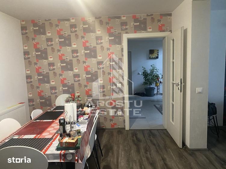 Casă cu 5 camere cu Teren 1000 Mp în Sacoșu Turcesc
