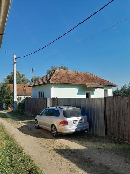 Casă cu 2 camere cu Teren 350 Mp în Central