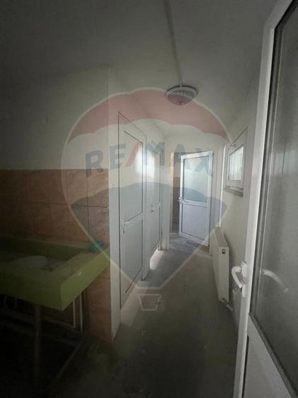 Spațiu industrial, de 740 mp, în Vânători