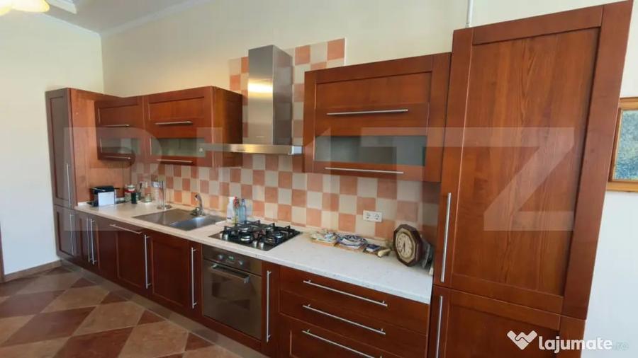 Apartament cu 3 camere decomandat în Titulescu