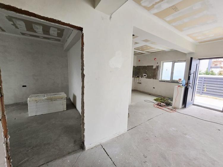 Casă cu 3 camere cu Teren 250 Mp în Tunari