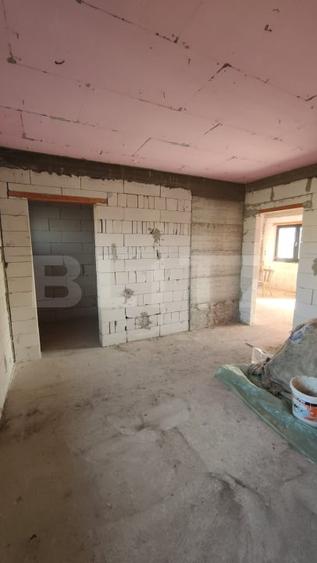 Casă individuală cu 4 camere cu Garaj în Periferie