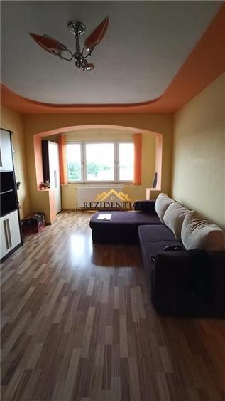 Apartament cu 2 camere decomandat, mobilat în Central