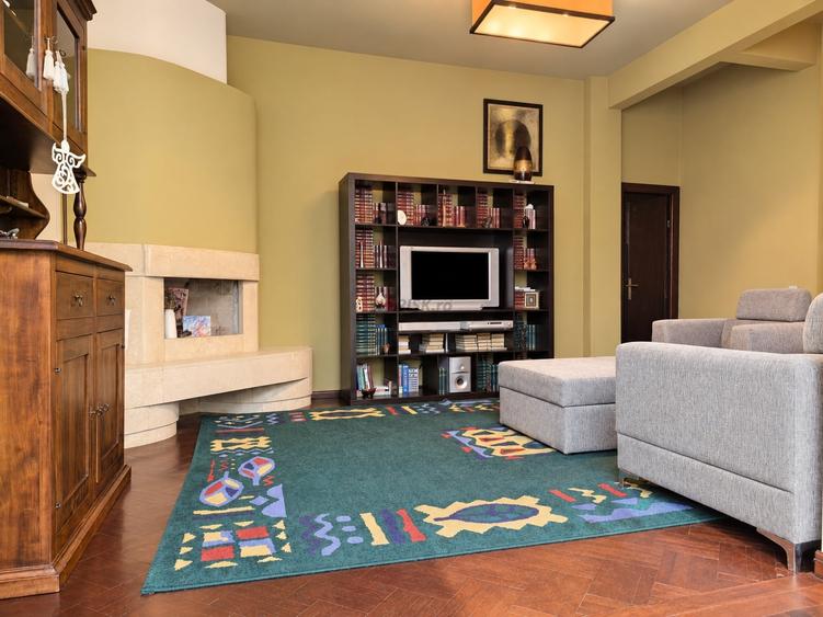 Apartament cu 3 camere semidecomandat, mobilat în Domenii