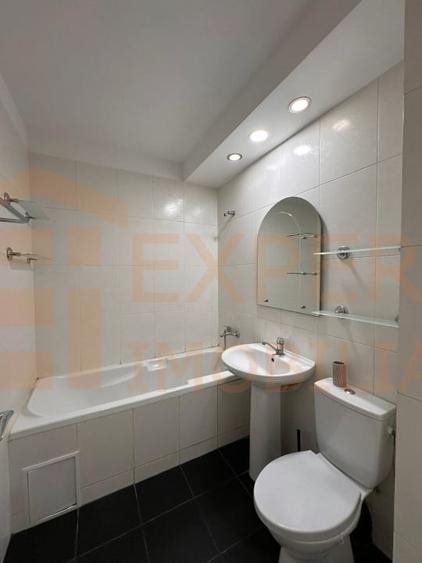 Apartament cu 2 camere semidecomandat, mobilat în Tomis III