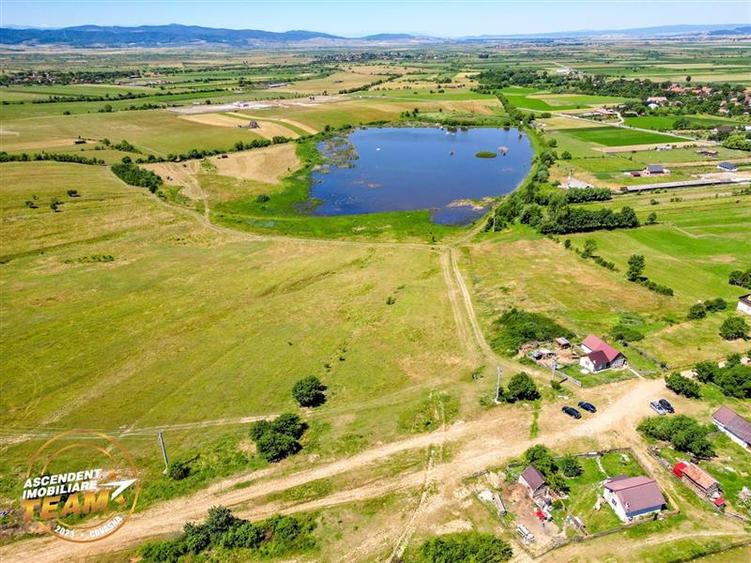 Teren agricol extravilan de 14000 mp, în Periferie