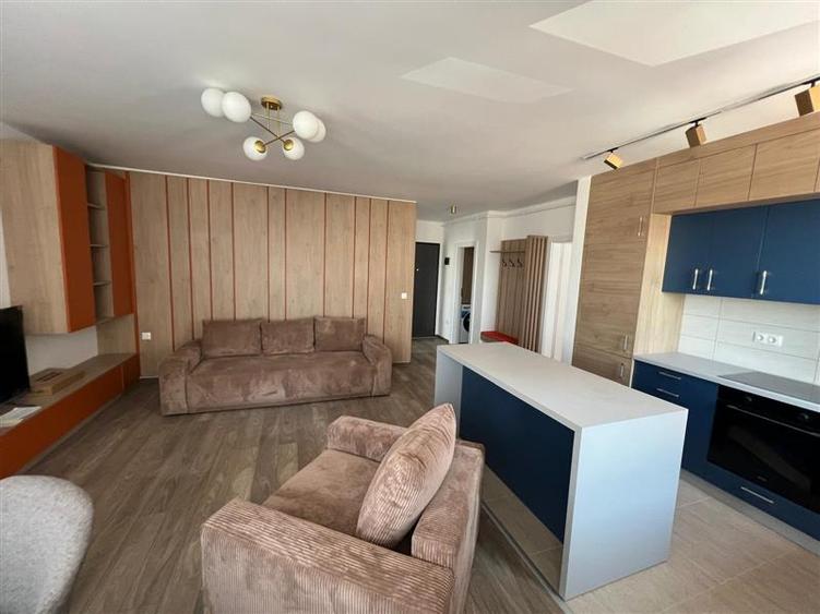 Apartament cu 3 camere decomandat în Libertății