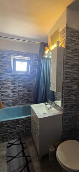 Apartament cu 4 camere decomandat în 9 Mai