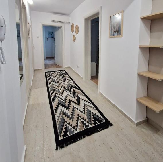 Apartament cu 2 camere decomandat în Polonă