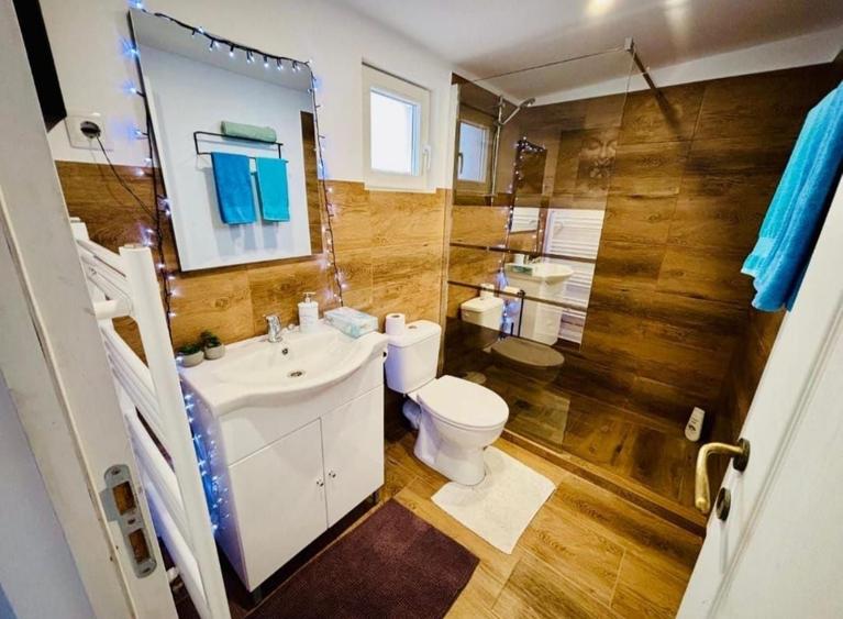 Casă individuală cu 5 camere cu Piscina în Feleacu