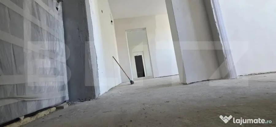 Apartament cu 3 camere decomandat în Micro 11