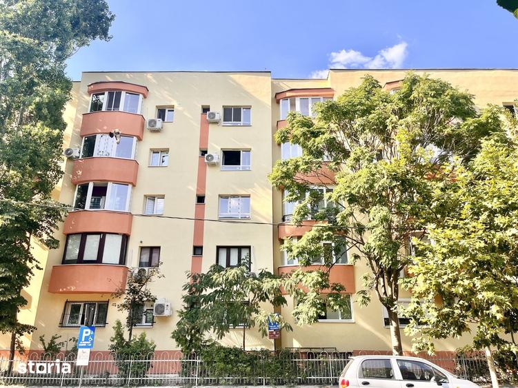 Apartament cu 3 camere în Centrul Civic