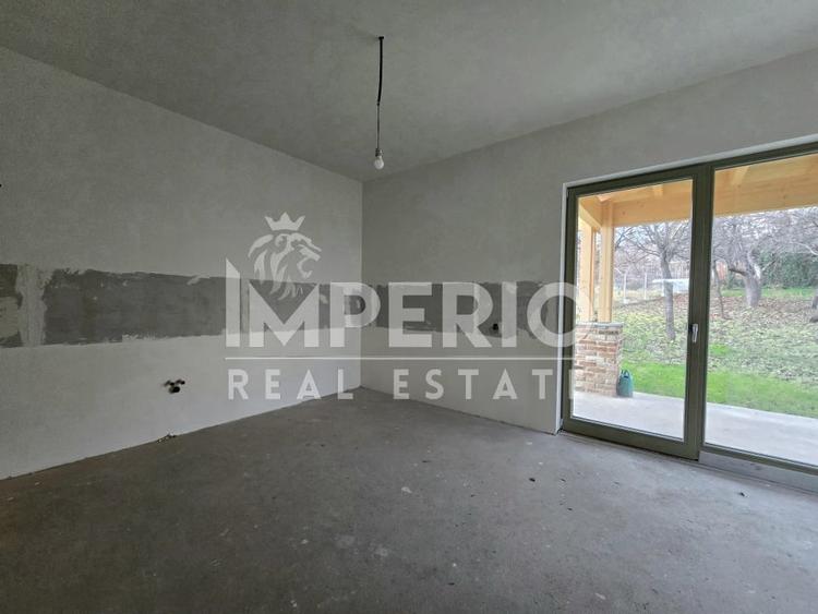 Casă individuală cu 4 camere cu Canalizare în Dâmbul Rotund