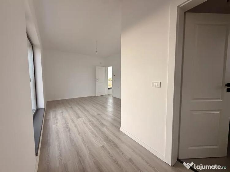 Casă cu 4 camere cu Teren 610 Mp în Giarmata