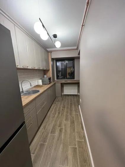 Apartament cu 2 camere decomandat, mobilat în Casa de Cultură