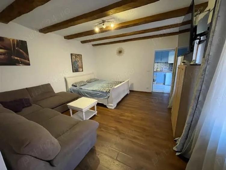 Apartament cu 2 camere semidecomandat, mobilat în Centrul Istoric