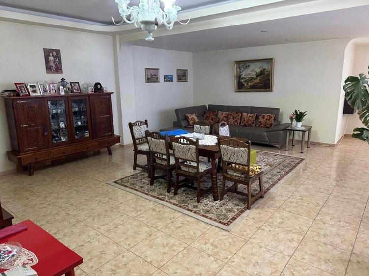 Casă cu 4 camere în Năvodari Tabără