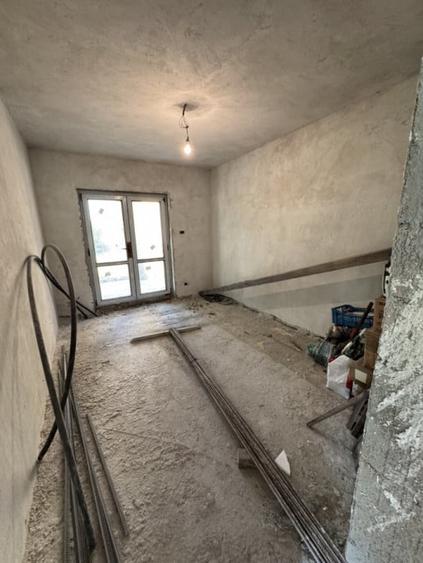 Casă individuală cu 7 camere cu Teren 2274 Mp în Târgșoru Vechi