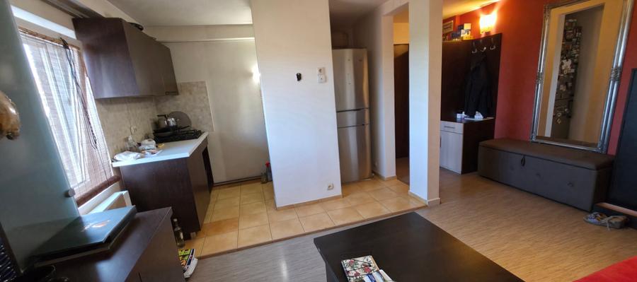 Apartament cu 2 camere decomandat în Lipovei