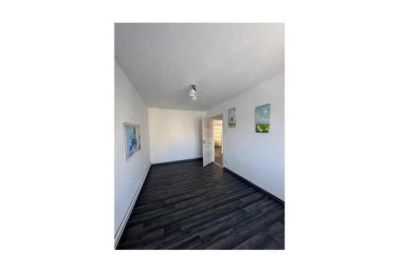 Apartament cu 3 camere în Traian