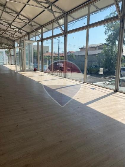 Spațiu comercial, de 330 mp, în Colentina
