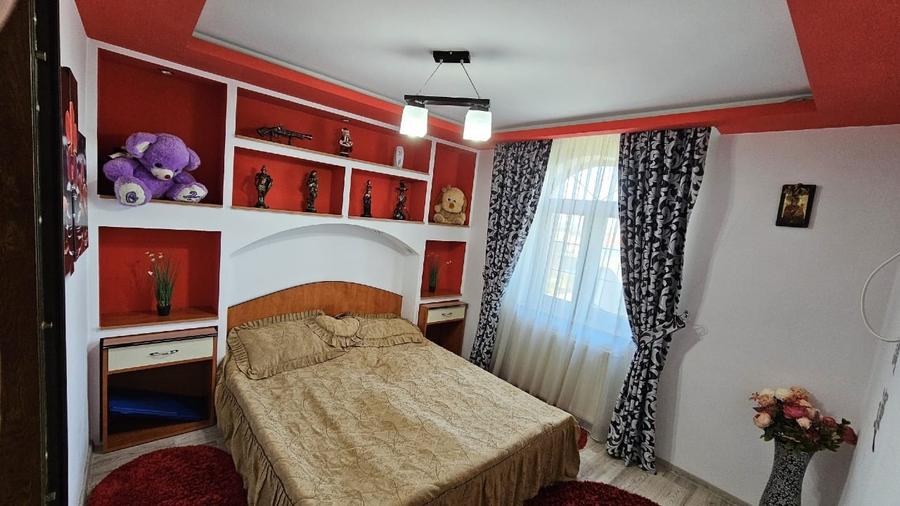 Apartament cu 5 camere decomandat, mobilat în Dumbrăveni