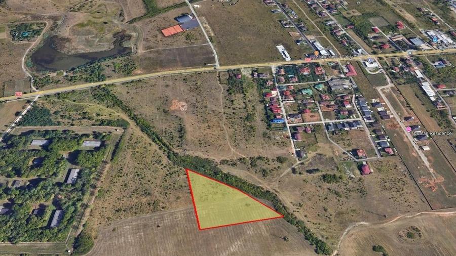 Teren Construcții intravilan de 13300 mp, în Priseaca