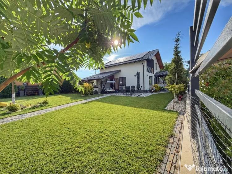 Casă cu 4 camere cu Teren 485 Mp în Ștefănești