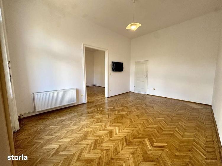 Apartament cu 3 camere semidecomandat în Ultracentral