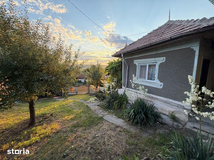 Casă cu 4 camere cu Teren 592 Mp în Tătărani