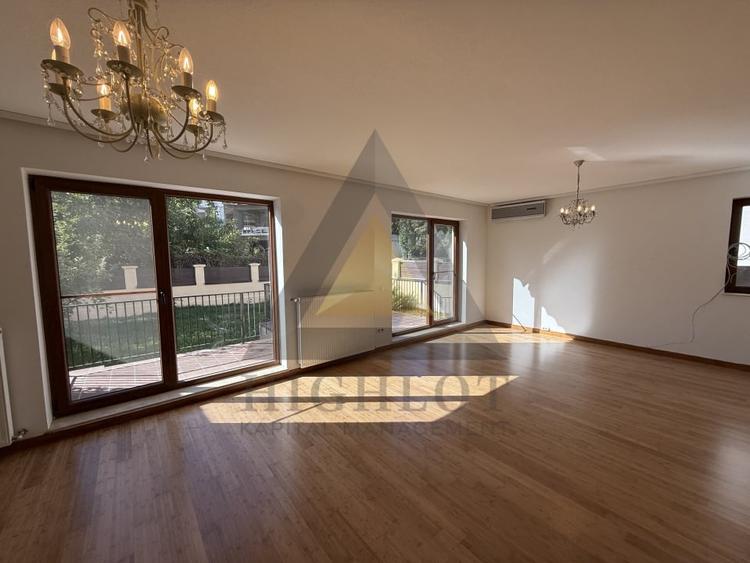 Duplex cu 5 camere cu Piscina în Iancu Nicolae
