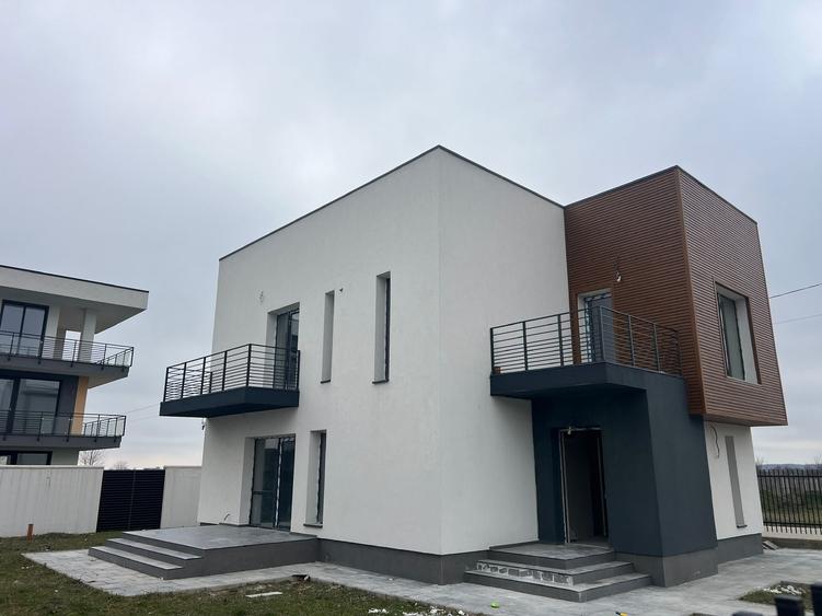 Casă individuală cu 4 camere cu Teren 420 Mp în Corbeanca