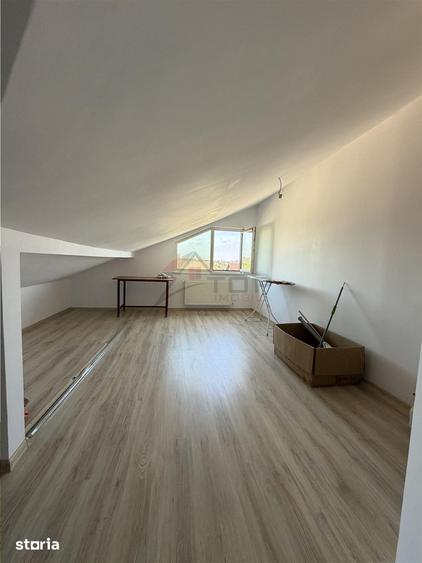 Apartament cu 3 camere decomandat în Cug