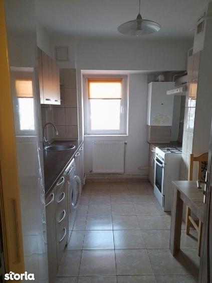 Apartament cu 2 camere decomandat în Podu Roș