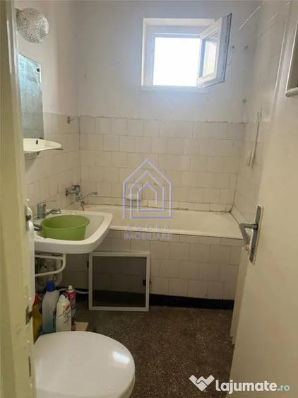 Apartament cu 3 camere decomandat în Central