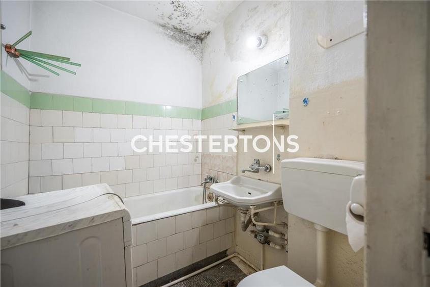 Apartament cu 3 camere semidecomandat în Gara de Nord