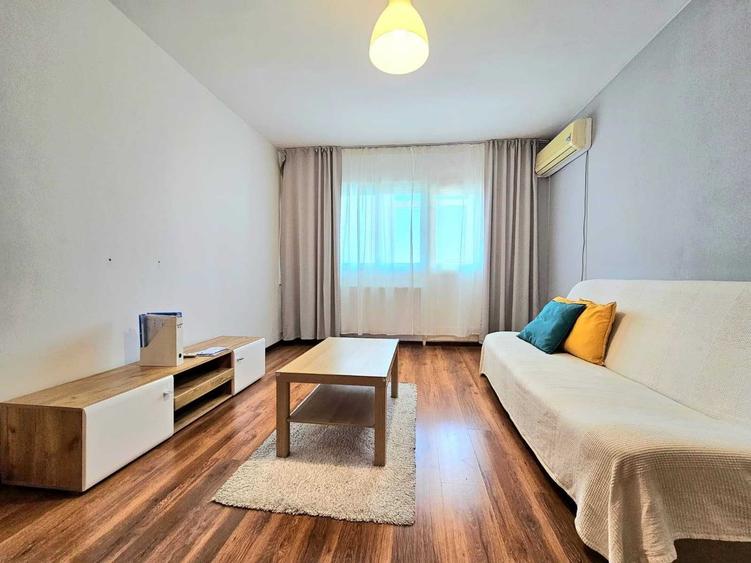 Apartament cu 3 camere decomandat în Tineretului