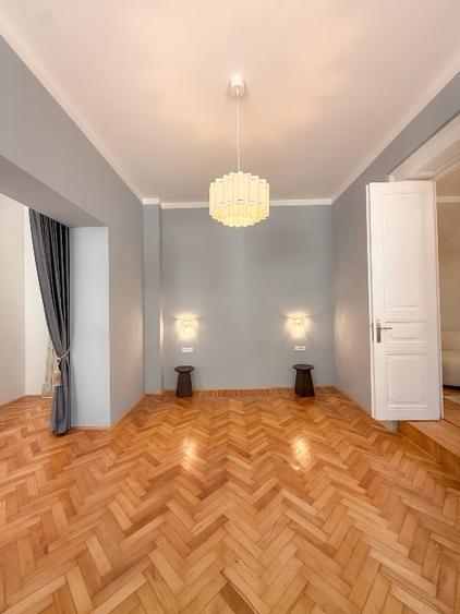 Apartament cu 3 camere semidecomandat, mobilat în Moșilor