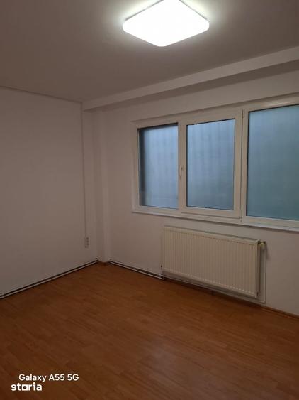 Spațiu comercial, de 16 mp, în Centrul Civic