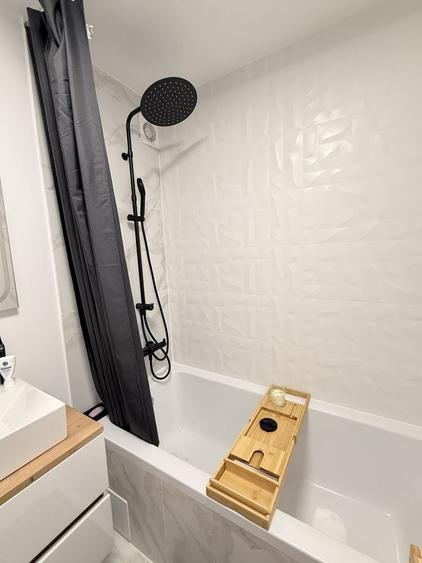 Apartament cu 3 camere decomandat în Florești