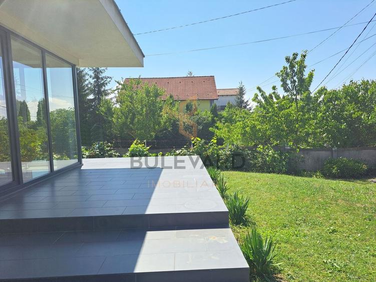 Duplex cu 4 camere cu Canalizare în Europa